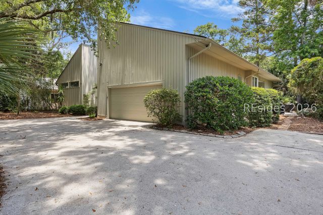 20 Heath Dr, Hilton Head Island, SC 29928