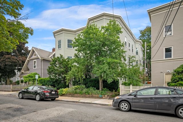 14 Holton St 3, Medford, MA 02155