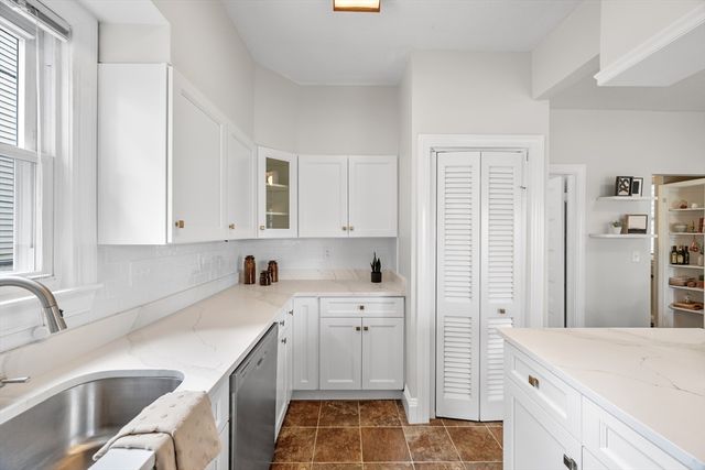 14 Holton St 3, Medford, MA 02155