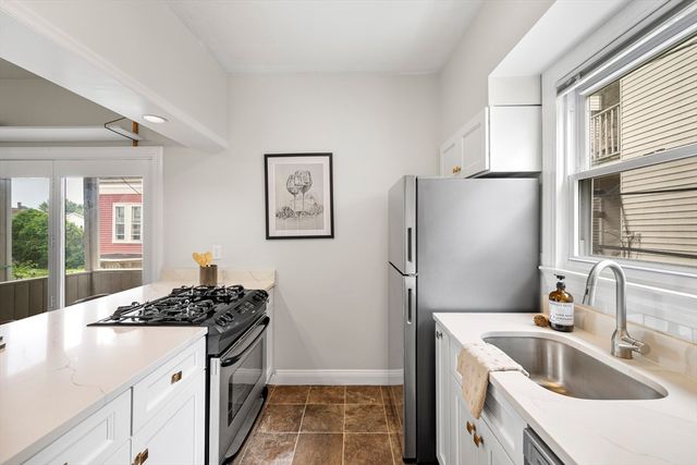 14 Holton St 3, Medford, MA 02155