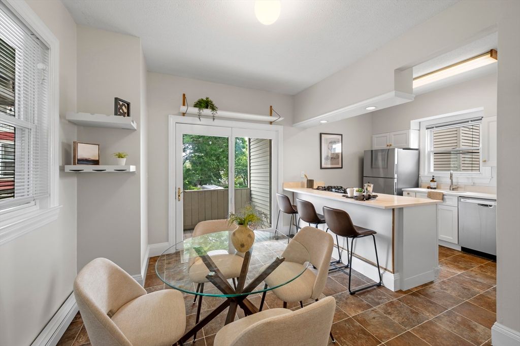 14 Holton St 3, Medford, MA 02155