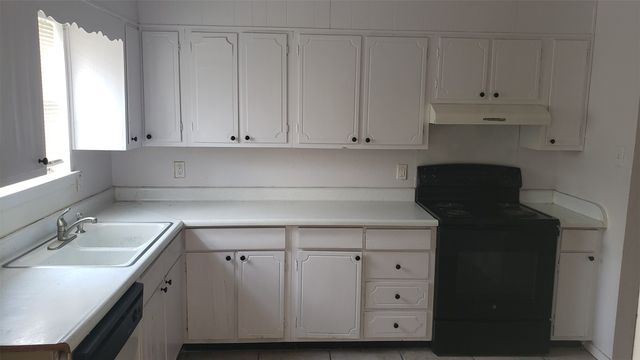 1600 Kynette Drive A, Euless, TX 76040