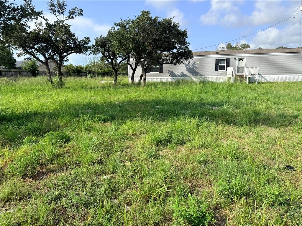 1807 W Gile Ave, Aransas Pass, TX 78336 — exterior