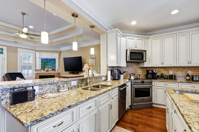 9182 Abingdon Dr., Myrtle Beach, SC 29579