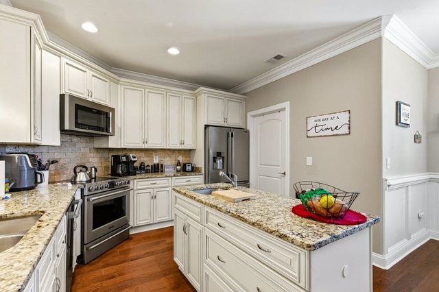 9182 Abingdon Dr., Myrtle Beach, SC 29579