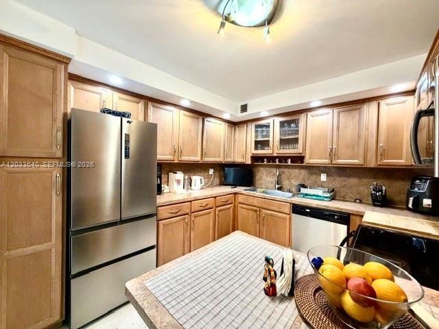 2450 NE 135th Street 704, North Miami, FL 33181