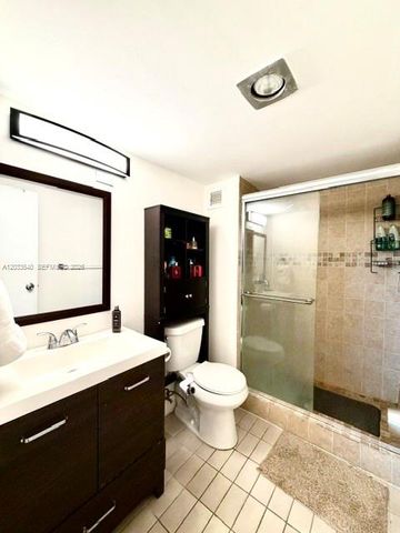 2450 NE 135th Street 704, North Miami, FL 33181