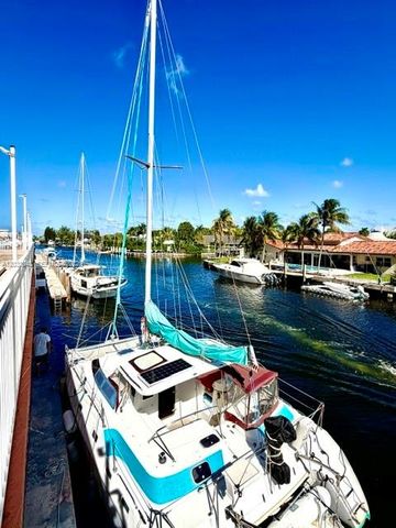 2450 NE 135th Street 704, North Miami, FL 33181