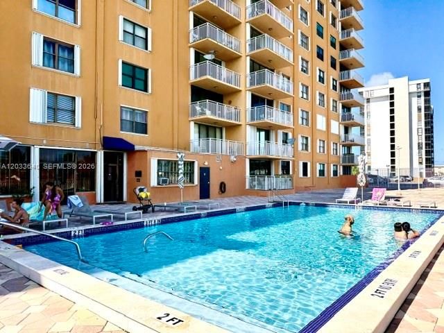 2450 NE 135th Street 704, North Miami, FL 33181