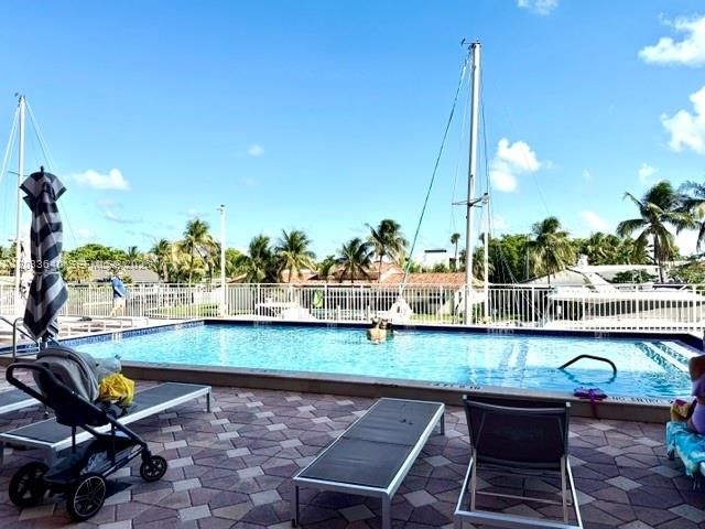 2450 NE 135th Street 704, North Miami, FL 33181