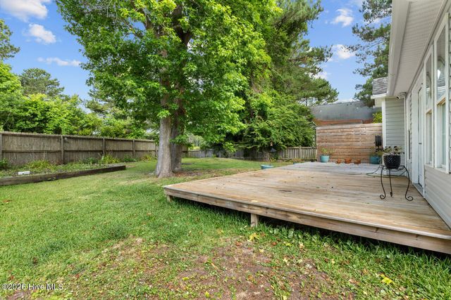 233 Derby Downs Drive, Sneads Ferry, NC 28460