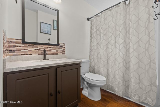 233 Derby Downs Drive, Sneads Ferry, NC 28460
