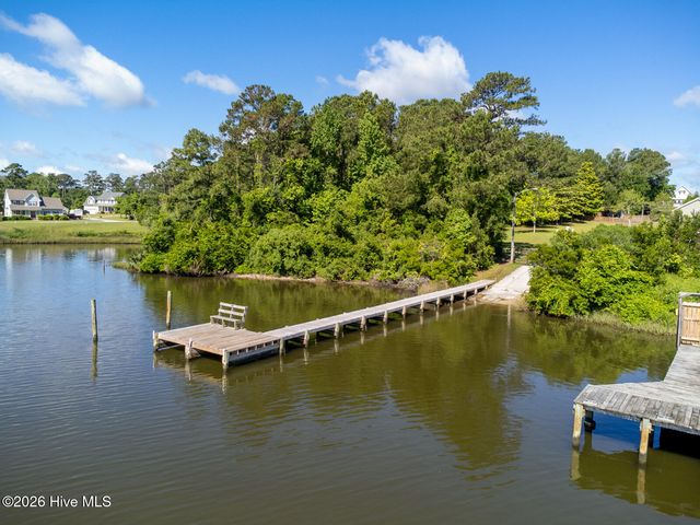 233 Derby Downs Drive, Sneads Ferry, NC 28460