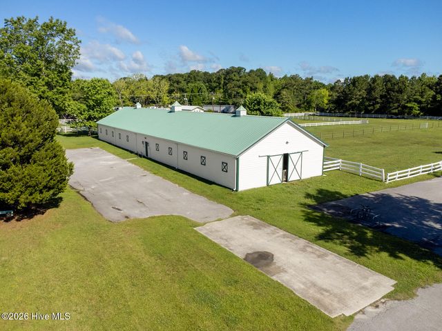 233 Derby Downs Drive, Sneads Ferry, NC 28460
