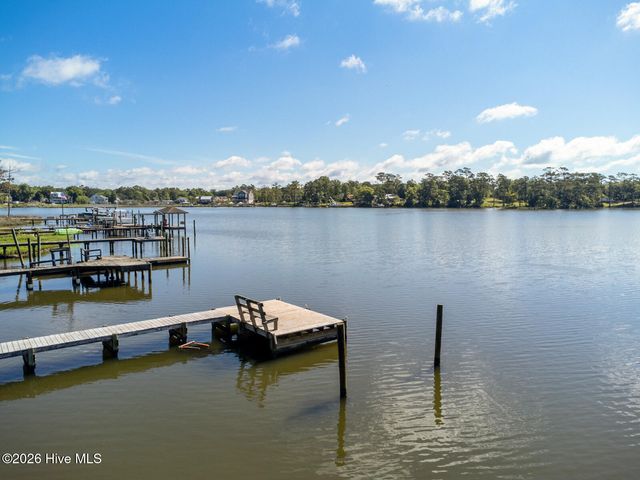 233 Derby Downs Drive, Sneads Ferry, NC 28460
