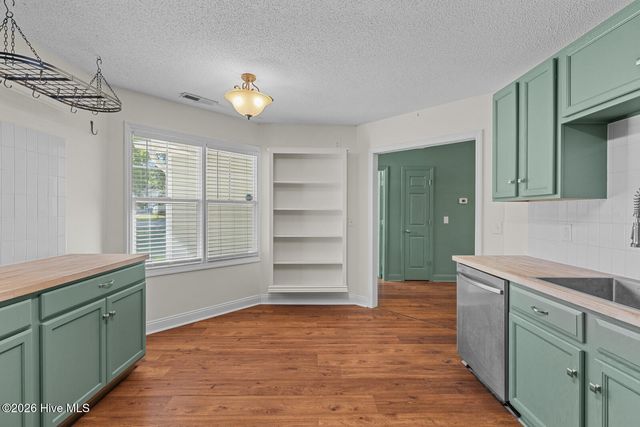 233 Derby Downs Drive, Sneads Ferry, NC 28460