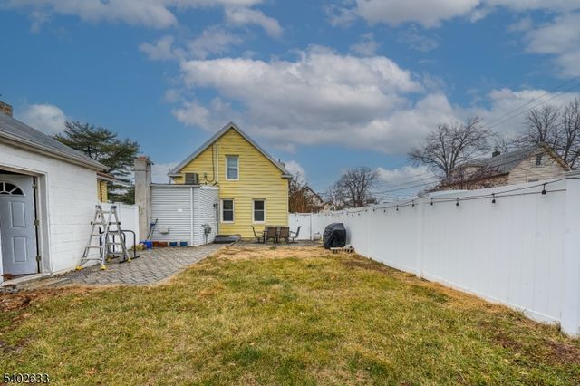 17 Dietrich St Hm, Little Ferry Boro, NJ 07643