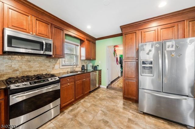 17 Dietrich St Hm, Little Ferry Boro, NJ 07643