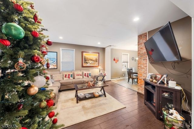 17 Dietrich St Hm, Little Ferry Boro, NJ 07643