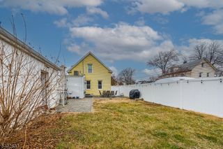 17 Dietrich St Hm, Little Ferry Boro, NJ 07643
