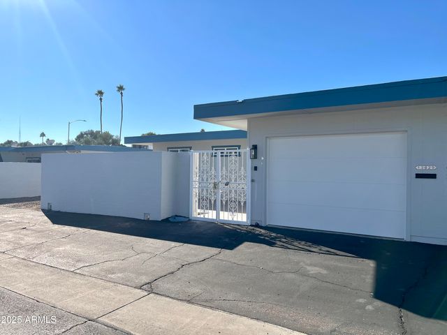 13629 N DEL WEBB Boulevard, Sun City, AZ 85351