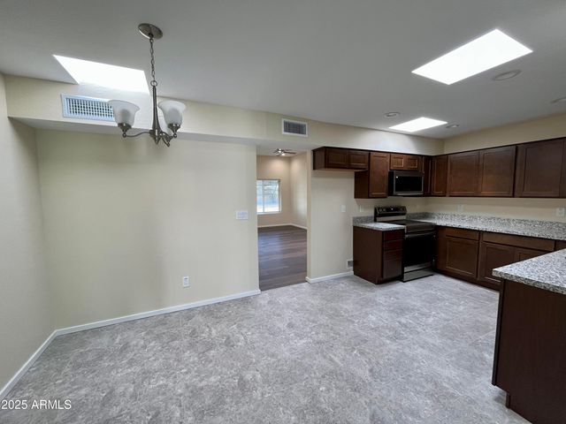 13629 N DEL WEBB Boulevard, Sun City, AZ 85351