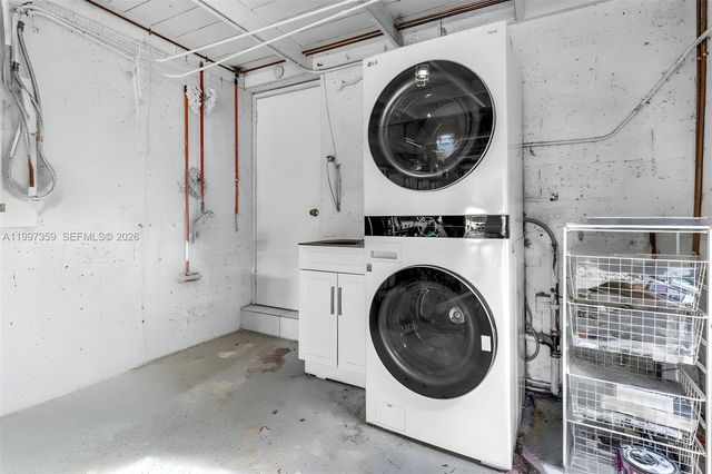 470 NW 88th Ter, El Portal, FL 33150