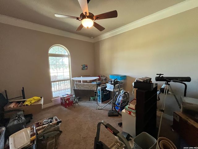 828 Martingale, Bandera, TX 78003
