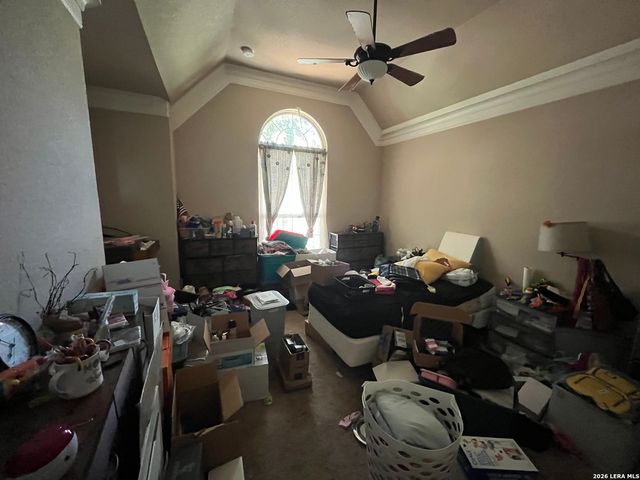 828 Martingale, Bandera, TX 78003