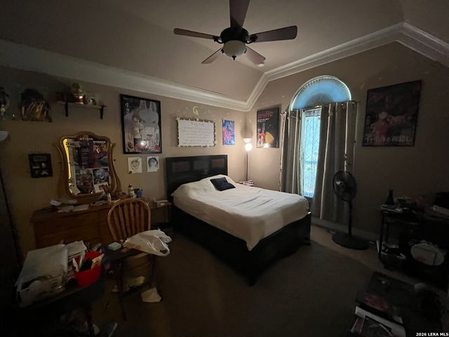 828 Martingale, Bandera, TX 78003