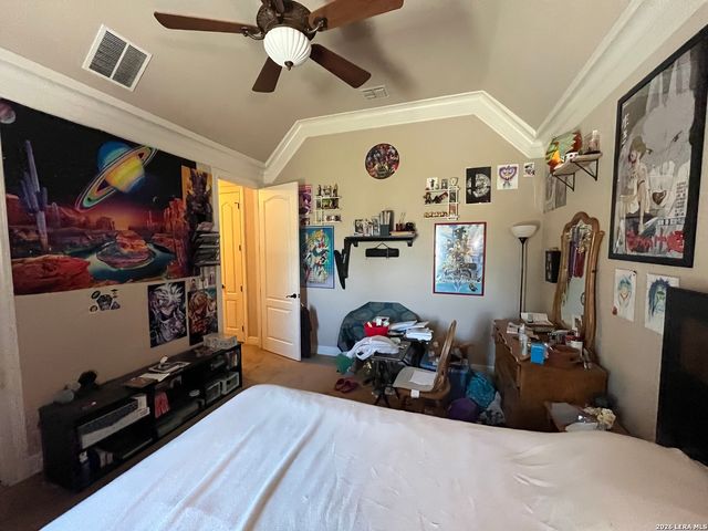 828 Martingale, Bandera, TX 78003