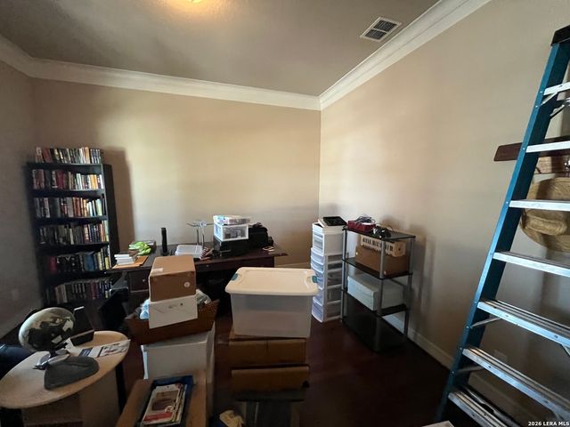 828 Martingale, Bandera, TX 78003