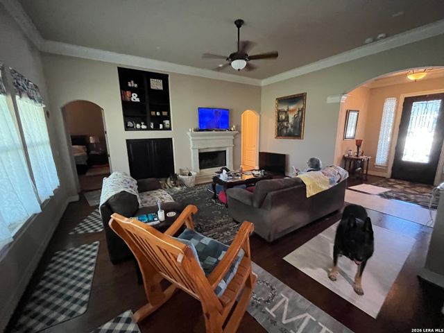 828 Martingale, Bandera, TX 78003