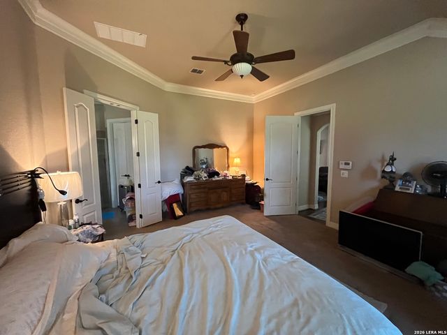 828 Martingale, Bandera, TX 78003
