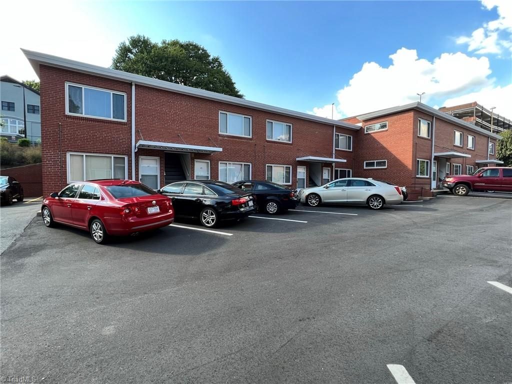 1902 Queen Street D6, Winston-salem, NC 27103