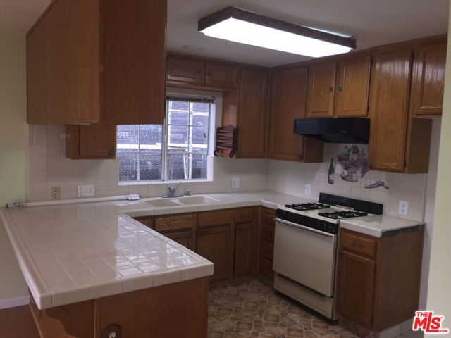 5822 HAROLD Way, Los Angeles, CA 90028