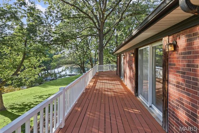125 E Shore Drive, Belleville, IL 62221