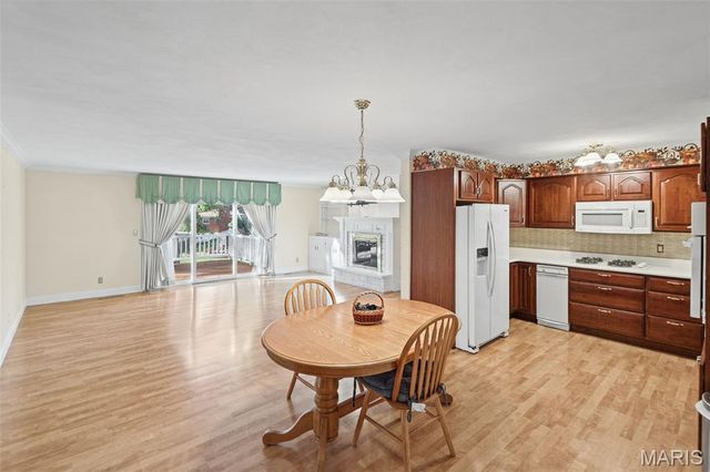 125 E Shore Drive, Belleville, IL 62221