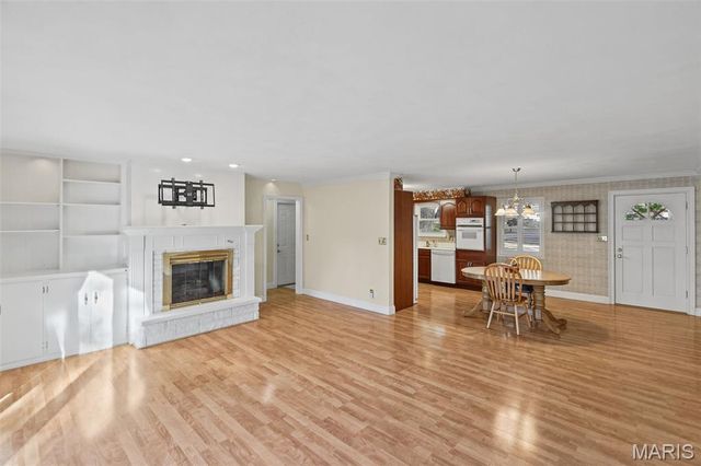 125 E Shore Drive, Belleville, IL 62221