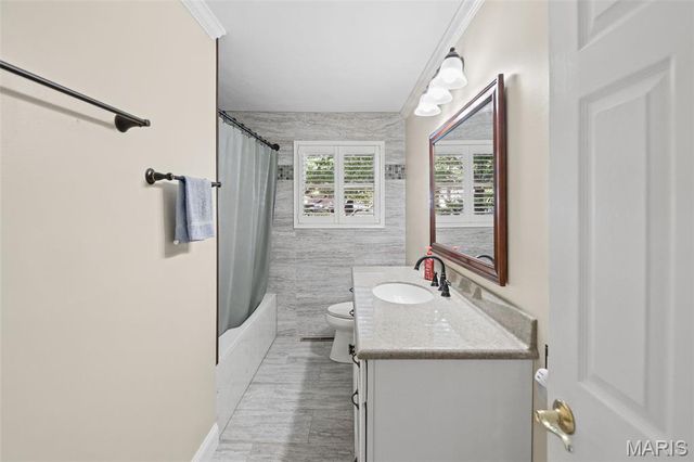 125 E Shore Drive, Belleville, IL 62221