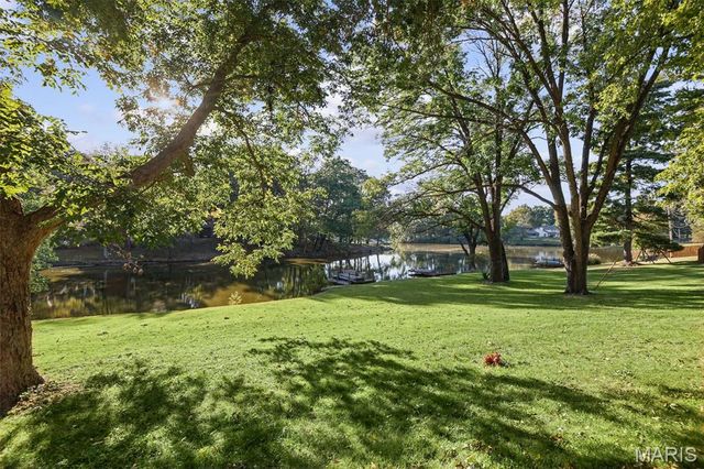 125 E Shore Drive, Belleville, IL 62221