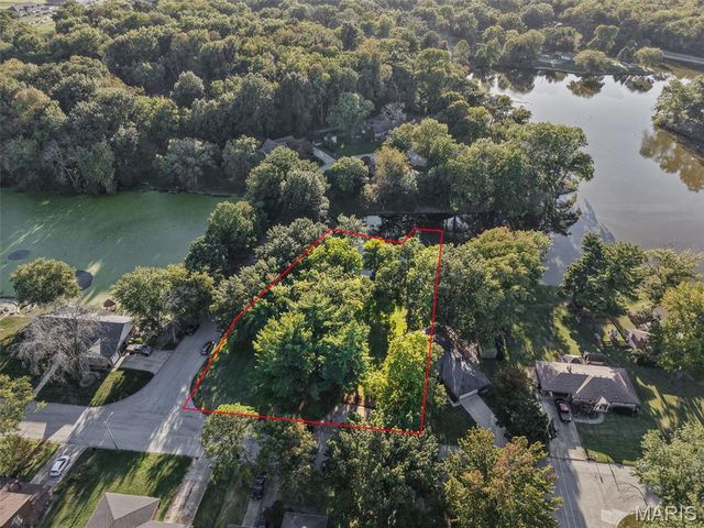 125 E Shore Drive, Belleville, IL 62221