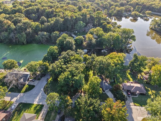 125 E Shore Drive, Belleville, IL 62221