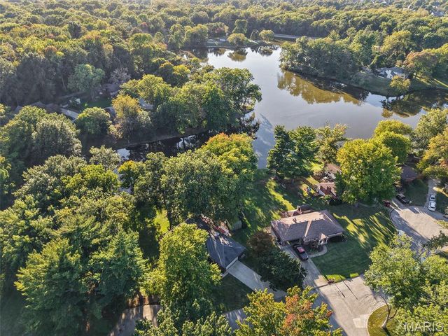 125 E Shore Drive, Belleville, IL 62221