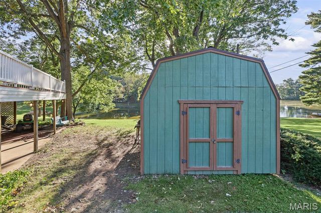 125 E Shore Drive, Belleville, IL 62221