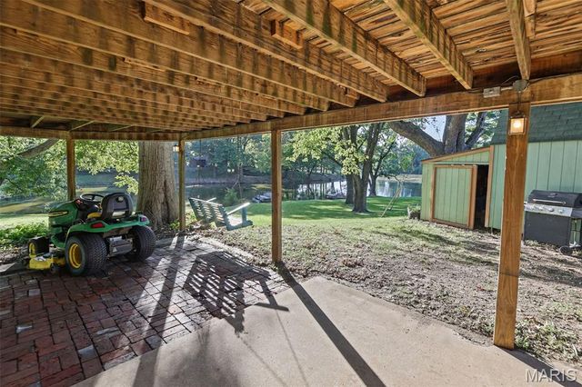 125 E Shore Drive, Belleville, IL 62221