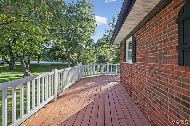 125 E Shore Drive, Belleville, IL 62221