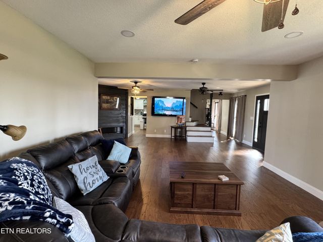 5519 S York Hwy, Grimsley, TN 38565