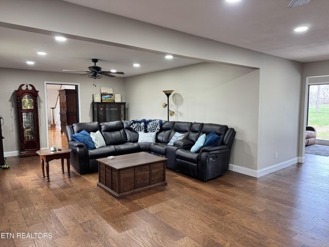 5519 S York Hwy, Grimsley, TN 38565