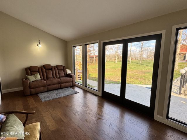 5519 S York Hwy, Grimsley, TN 38565